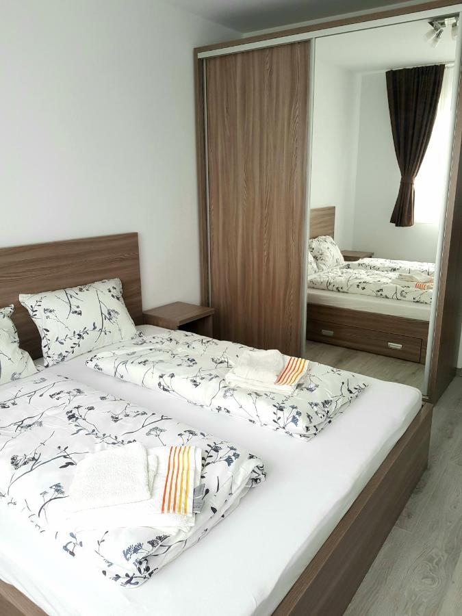 Happyhome Central Deluxe Apartments Oradea Exterior photo